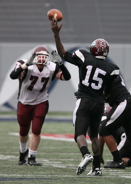 福布斯体育：勇士加入字母争夺战，可提供4首轮+追梦等筹码